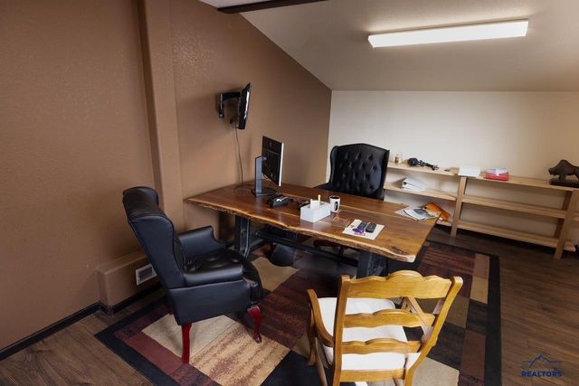 305 MT RUSHMORE RD, Custer, SD 57730