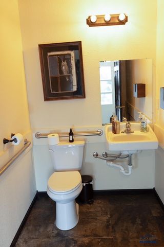 305 MT RUSHMORE RD, Custer, SD 57730