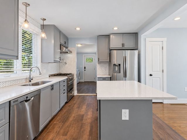 10 Oak St 1, Saugus, MA 01906