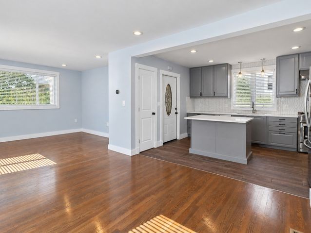 10 Oak St 1, Saugus, MA 01906