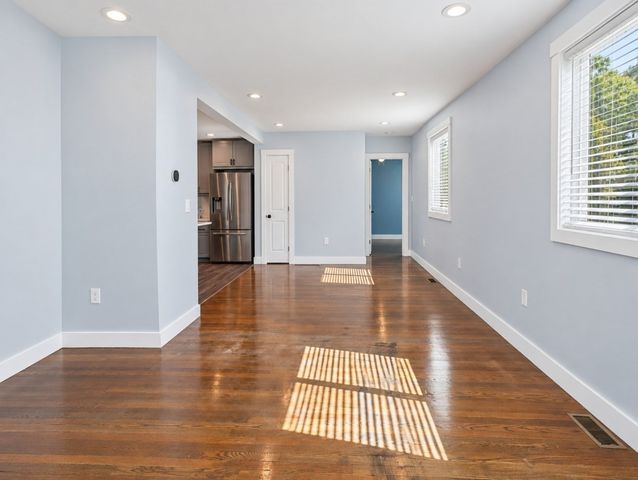 10 Oak St 1, Saugus, MA 01906