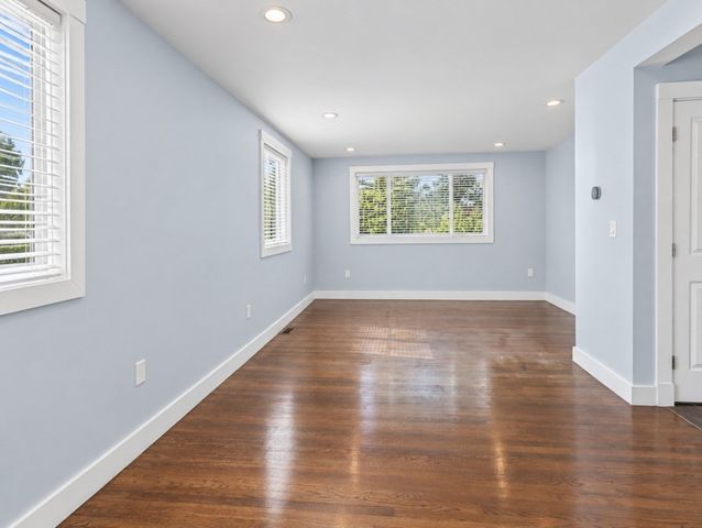 10 Oak St 1, Saugus, MA 01906