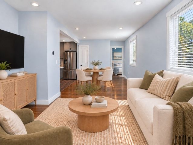 10 Oak St 1, Saugus, MA 01906