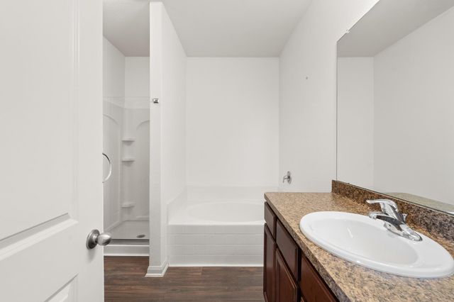 718 Crystal Lakes Drive, Brookshire, TX 77423