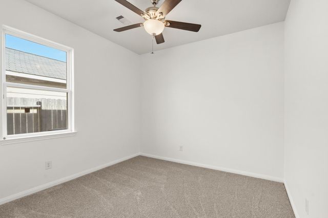 718 Crystal Lakes Drive, Brookshire, TX 77423