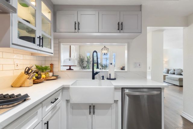 984 S Rim Crest Dr 7, Anaheim, CA 92807
