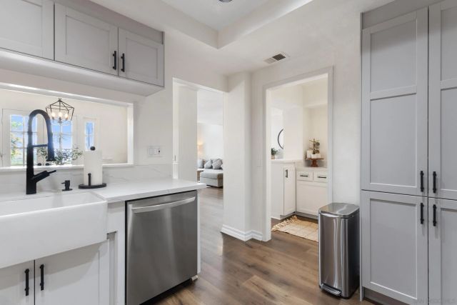 984 S Rim Crest Dr 7, Anaheim, CA 92807
