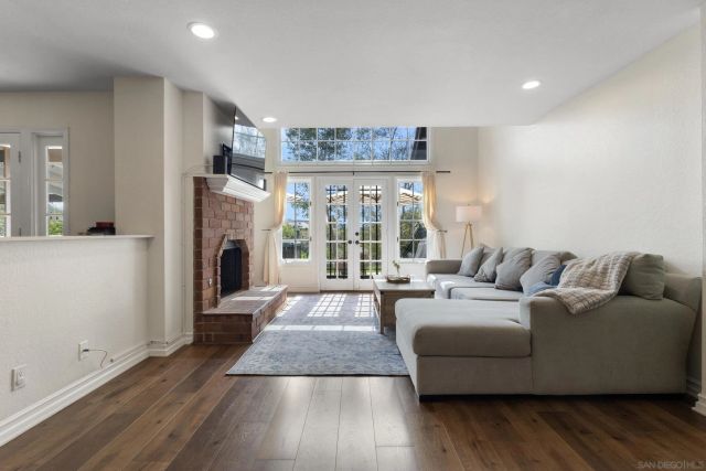 984 S Rim Crest Dr 7, Anaheim, CA 92807