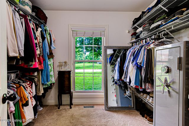9019 Geneva Cir, Prospect, KY 40059