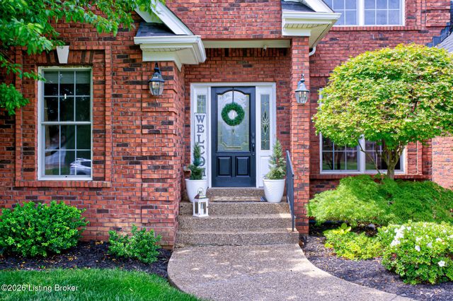 9019 Geneva Cir, Prospect, KY 40059