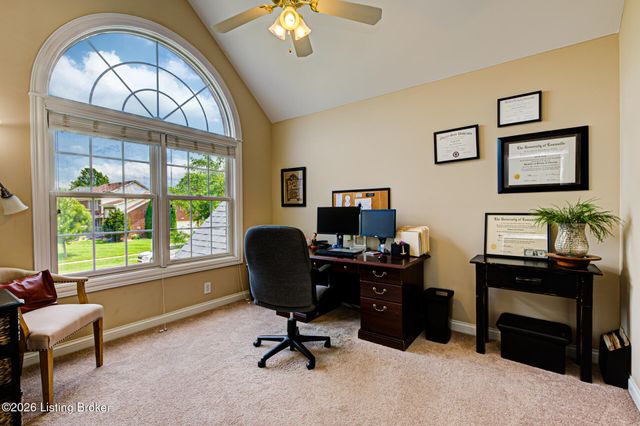 9019 Geneva Cir, Prospect, KY 40059