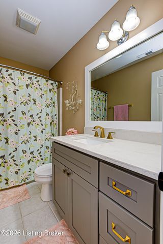 9019 Geneva Cir, Prospect, KY 40059