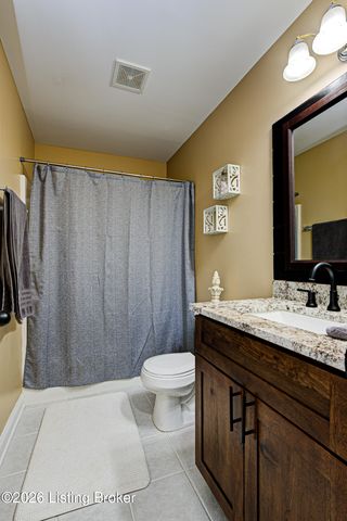 9019 Geneva Cir, Prospect, KY 40059