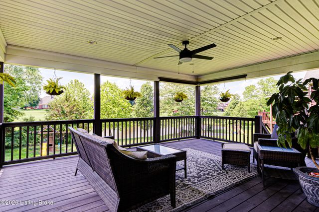 9019 Geneva Cir, Prospect, KY 40059