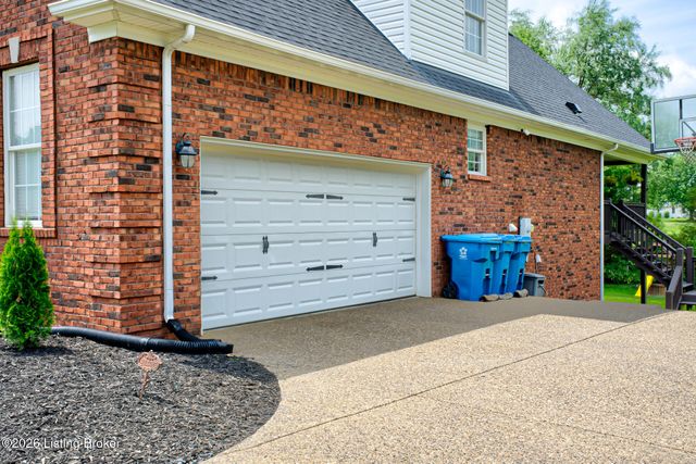 9019 Geneva Cir, Prospect, KY 40059