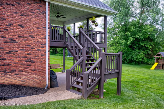9019 Geneva Cir, Prospect, KY 40059