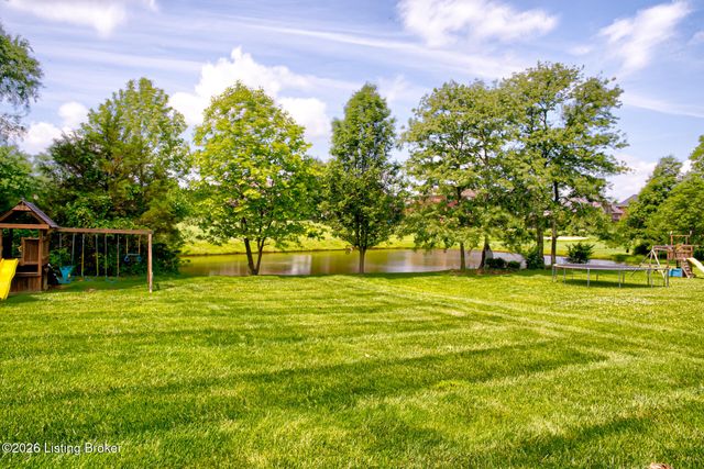 9019 Geneva Cir, Prospect, KY 40059
