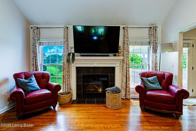 9019 Geneva Cir, Prospect, KY 40059