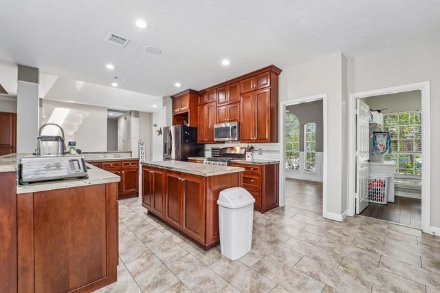 2424 Piney Woods Drive, Pearland, TX 77581