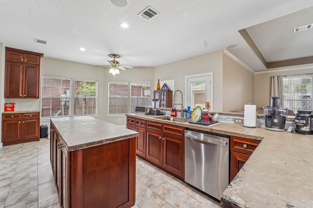 2424 Piney Woods Drive, Pearland, TX 77581