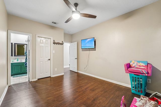 2424 Piney Woods Drive, Pearland, TX 77581
