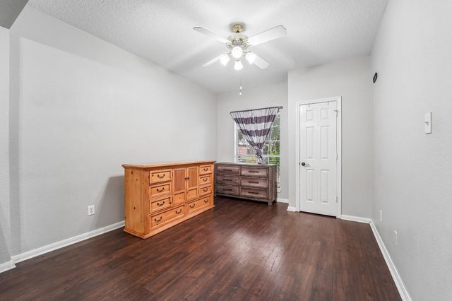 2424 Piney Woods Drive, Pearland, TX 77581
