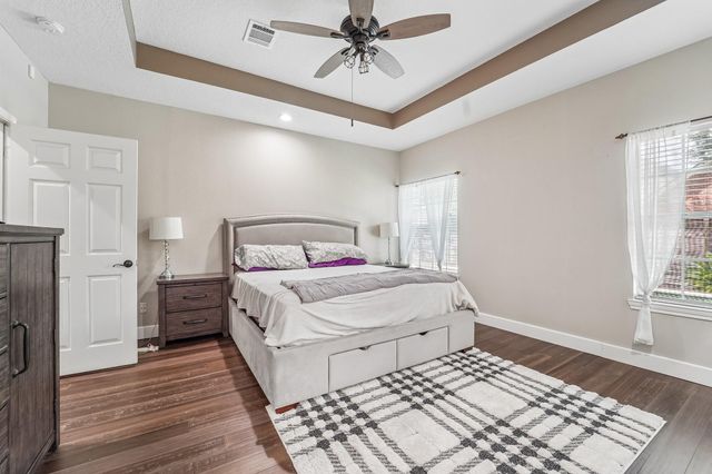 2424 Piney Woods Drive, Pearland, TX 77581