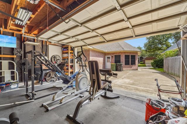 2424 Piney Woods Drive, Pearland, TX 77581