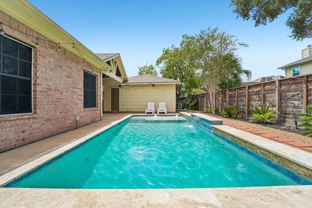 2424 Piney Woods Drive, Pearland, TX 77581