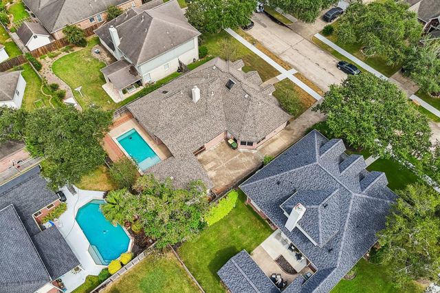 2424 Piney Woods Drive, Pearland, TX 77581