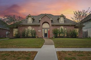 2424 Piney Woods Drive, Pearland, TX 77581