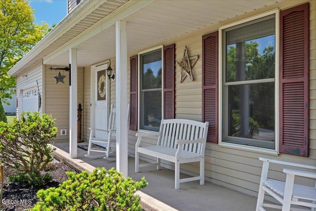 5 Zermatt Drive, North Greenbush, NY 12198