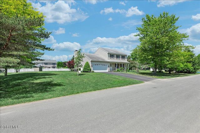 5 Zermatt Drive, North Greenbush, NY 12198