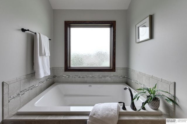 6512 S 173rd Avenue, Omaha, NE 68135