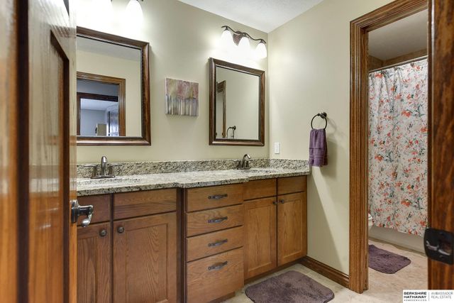 6512 S 173rd Avenue, Omaha, NE 68135