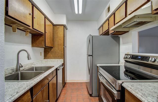 8431 Hearth Drive 1, Houston, TX 77054