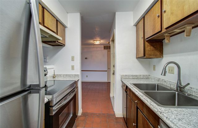 8431 Hearth Drive 1, Houston, TX 77054