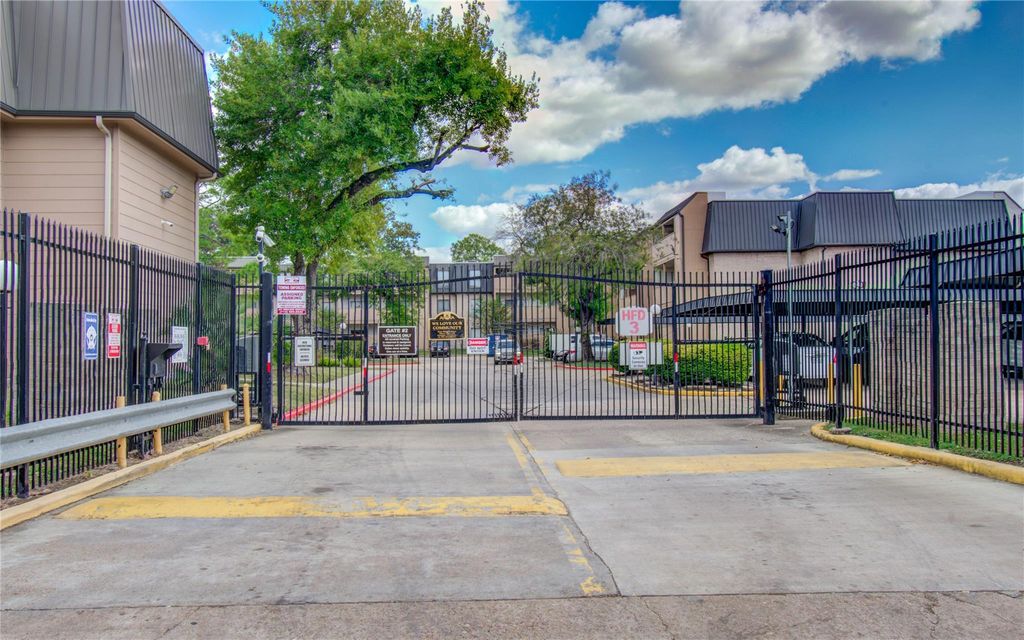 8431 Hearth Drive 1, Houston, TX 77054