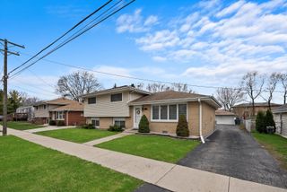7011 Avon Avenue, Oak Lawn, IL 60453