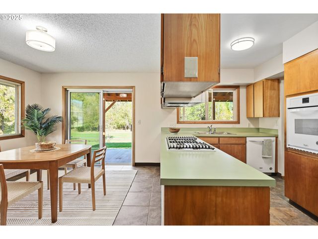 106 PAHATU St, North Bonneville, WA 98639