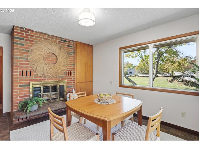 106 PAHATU St, North Bonneville, WA 98639