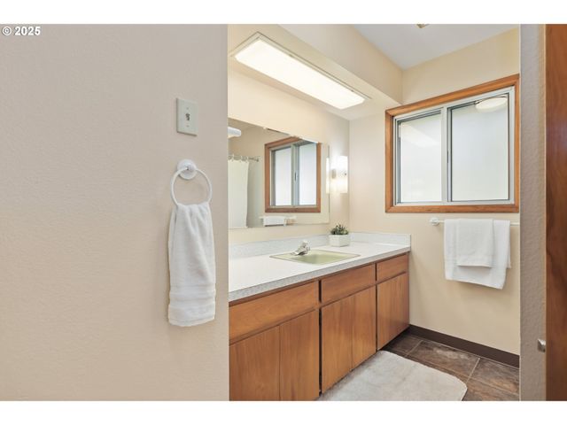 106 PAHATU St, North Bonneville, WA 98639