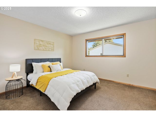 106 PAHATU St, North Bonneville, WA 98639