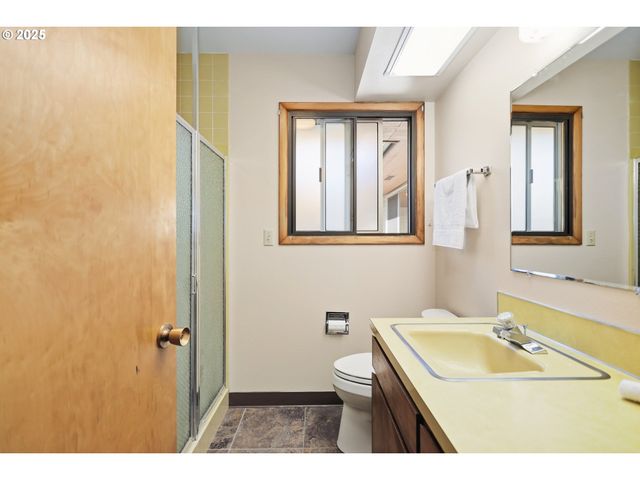 106 PAHATU St, North Bonneville, WA 98639