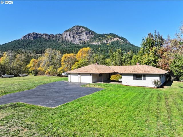 106 PAHATU St, North Bonneville, WA 98639