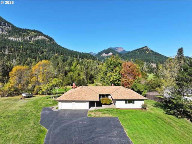 106 PAHATU St, North Bonneville, WA 98639