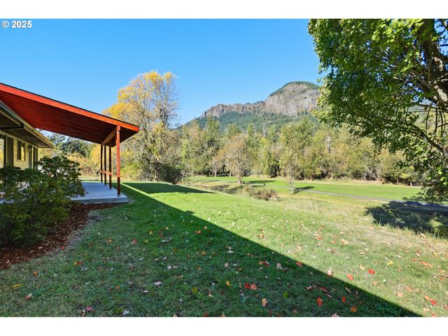 106 PAHATU St, North Bonneville, WA 98639