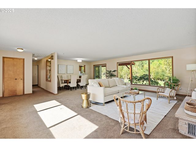 106 PAHATU St, North Bonneville, WA 98639