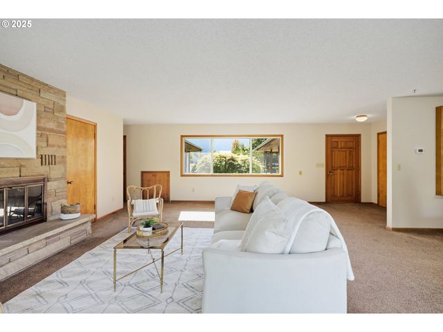 106 PAHATU St, North Bonneville, WA 98639