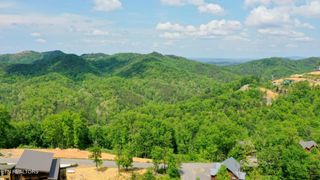 2733 Red Sky Drive, Sevierville, TN 37862